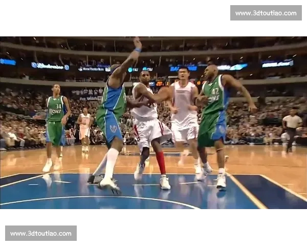 火箭对决小牛焦点之夜新生代核心碰撞引爆西部格局季后赛走向悬念 火箭对决小牛焦点之夜新生代核心碰撞引爆西部格局季后赛走向悬念